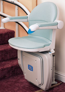 Paderborn stairlift with seat